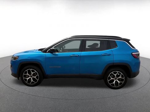 Used 2025 Jeep Compass Limited AWD/4WD image 8