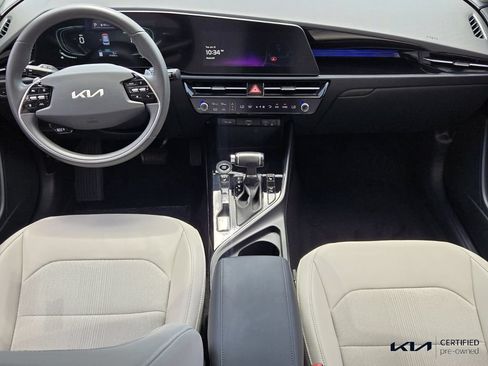 Certified 2024 Kia Niro EX FWD image 12