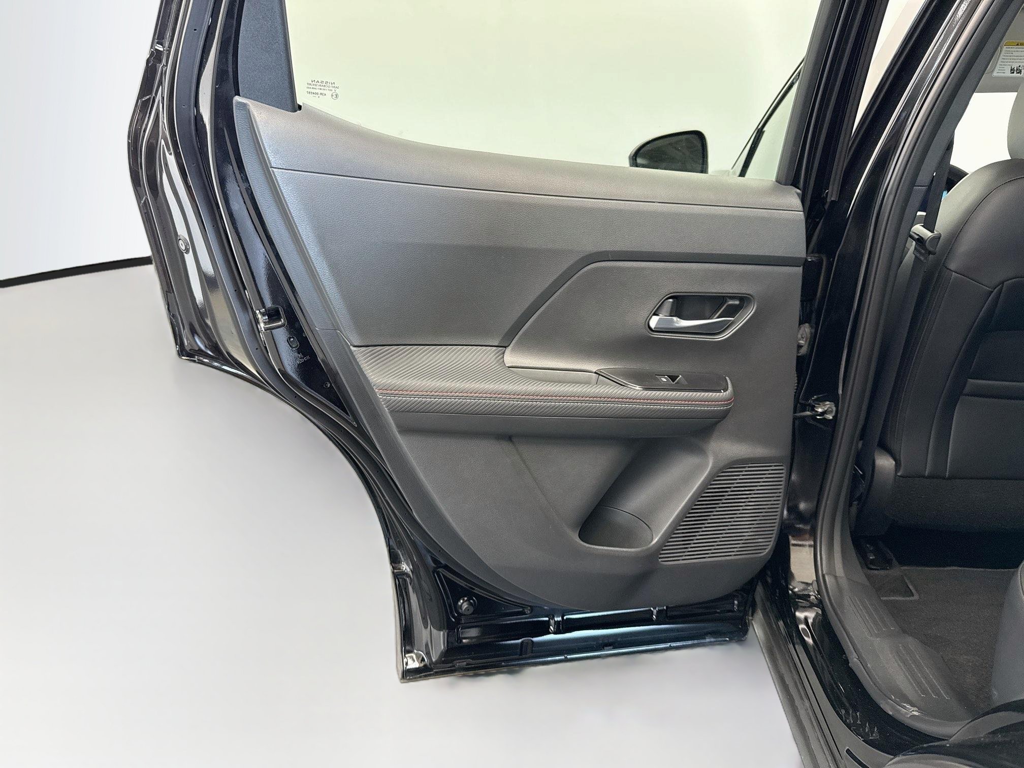 Used 2025 Nissan Kicks SR FWD image 26