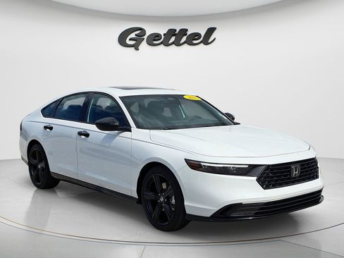 Used 2025 Honda Accord Sport image 2