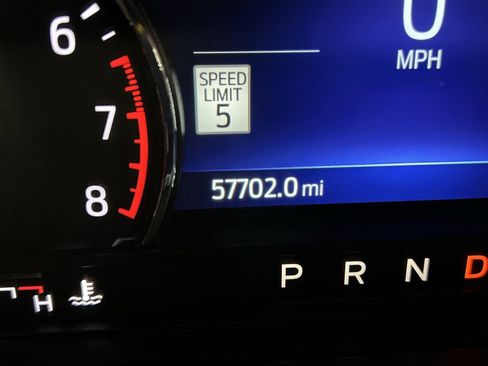 Used 2022 Ford Explorer XLT w/ Equipment Group 202A image 16