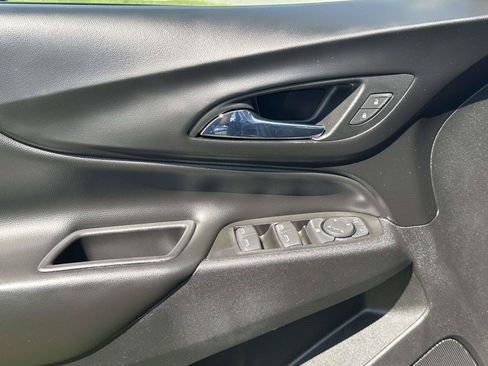 Used 2019 Chevrolet Equinox LT FWD image 16