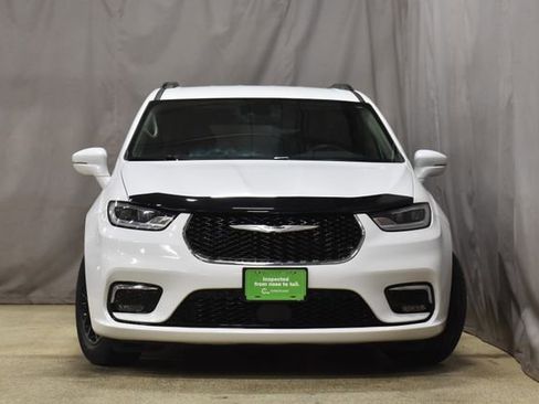 Certified 2022 Chrysler Pacifica Touring-L image 5