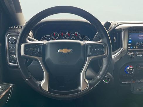 Used 2021 Chevrolet Silverado 1500 LT AWD/4WD image 16