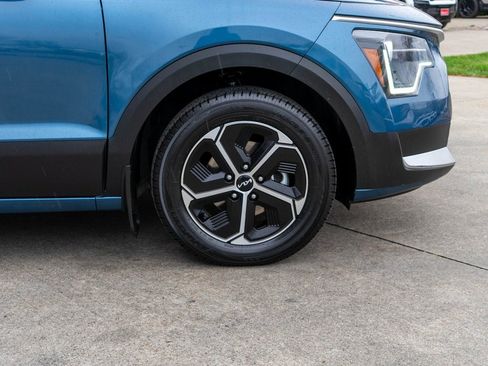 Certified 2025 Kia Niro EX image 34