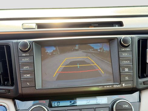 Used 2016 Toyota RAV4 Limited image 29