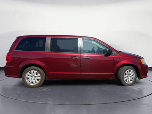 Used 2019 Dodge Grand Caravan SE FWD image 6