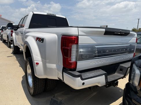 Used 2019 Ford F450 Platinum w/ Platinum Ultimate Package AWD/4WD image 2