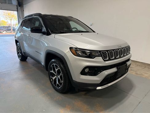 Used 2025 Jeep Compass Limited AWD/4WD image 5