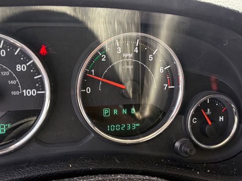 Used 2018 Jeep Wrangler Unlimited Sport w/ Max Tow Package AWD/4WD image 11