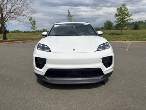 Certified 2025 Porsche Macan 4S Electric AWD/4WD image 10