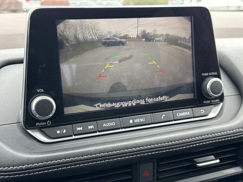 Used 2023 Nissan Rogue SV w/ SV Premium B Package image 11