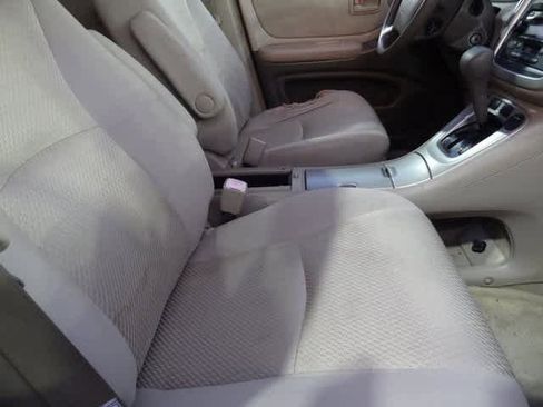 Used 2005 Toyota Highlander 2WD V6 w/ 3rd Row image 20