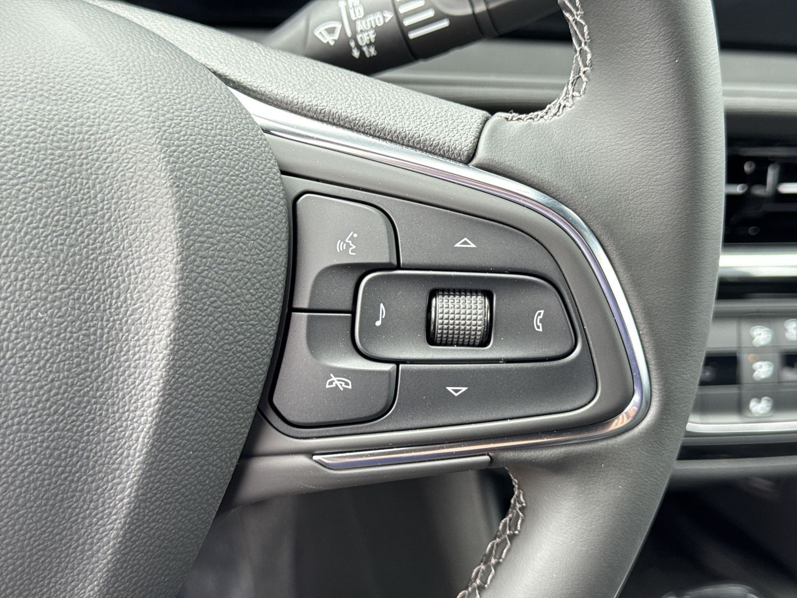 New 2026 Buick Envista Sport Touring w/ Convenience II Package FWD image 76