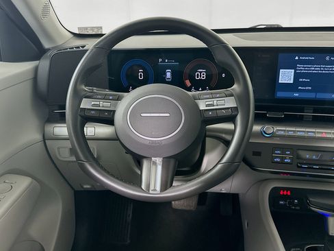 Used 2025 Hyundai Kona SEL image 18