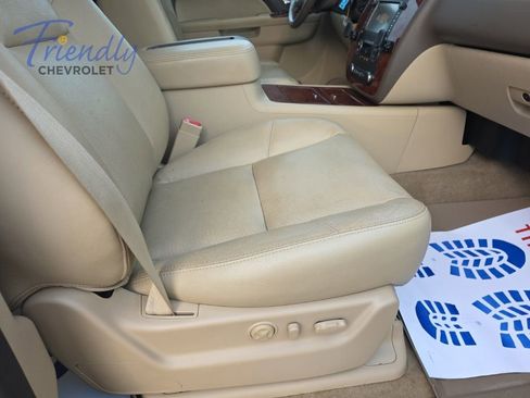 Used 2013 Chevrolet Avalanche LTZ AWD/4WD image 17