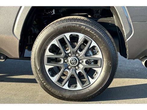 Used 2023 Toyota Tundra Limited image 31