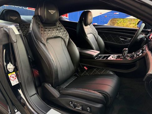 Used 2020 Bentley Continental GT image 32
