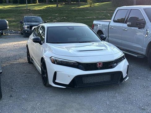 Used 2025 Honda Civic Type R image 3