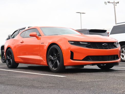 Used 2020 Chevrolet Camaro LT RWD image 1