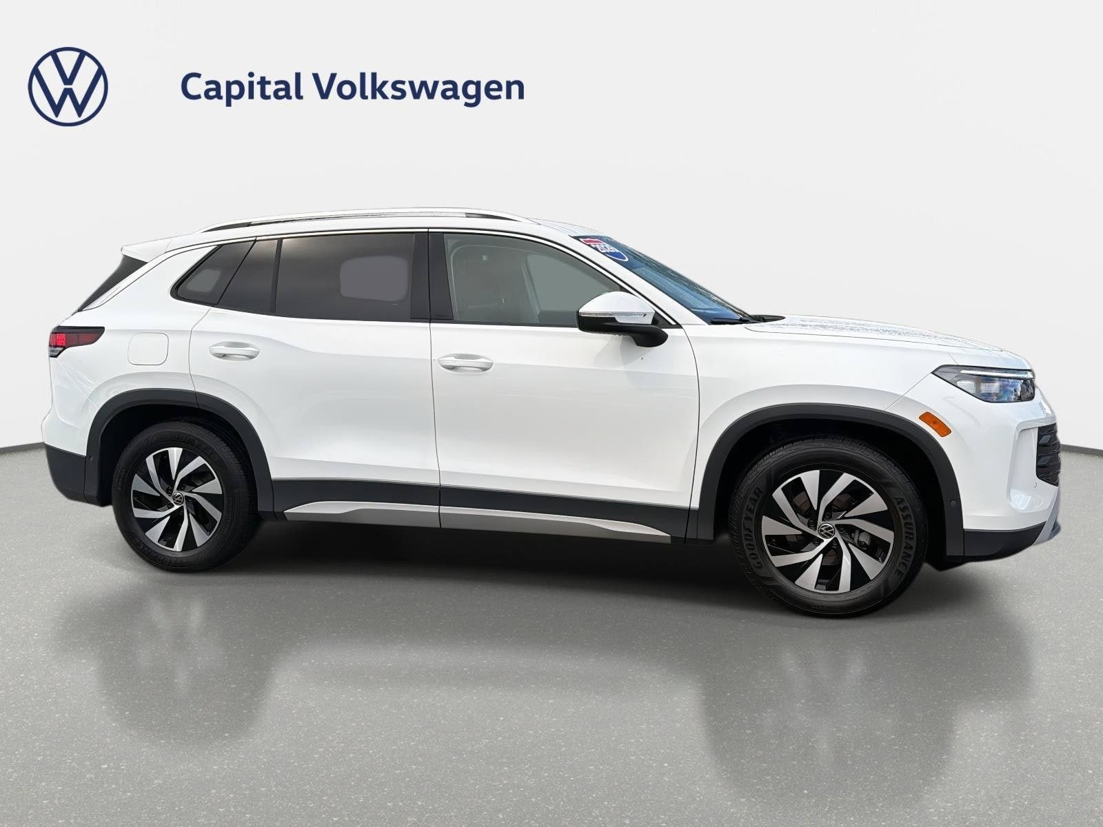 Used 2026 Volkswagen Tiguan S FWD image 4