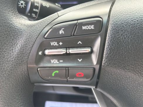 Used 2018 Hyundai Elantra GT FWD image 29
