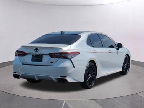 Used 2023 Toyota Camry XSE FWD image 7