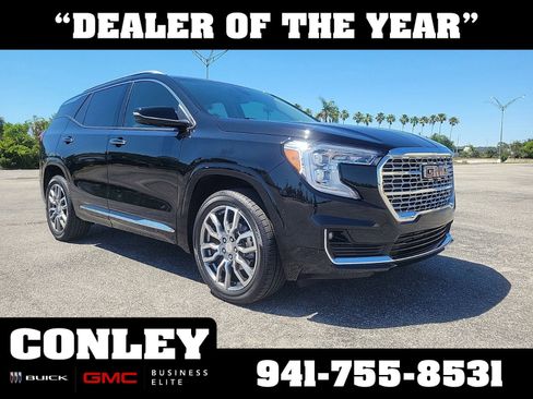 Used 2024 GMC Terrain Denali w/ Denali Premium Package AWD/4WD image 1