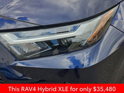 Used 2025 Toyota RAV4 XLE image 38