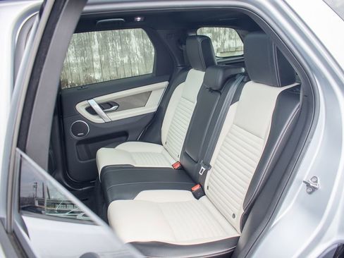 Used 2025 Land Rover Discovery Sport Dynamic SE image 36