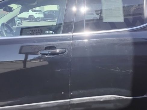 Used 2023 GMC Acadia SLT image 5