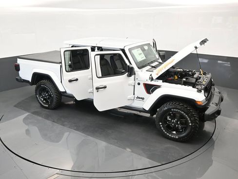 Used 2024 Jeep Gladiator Sport image 54