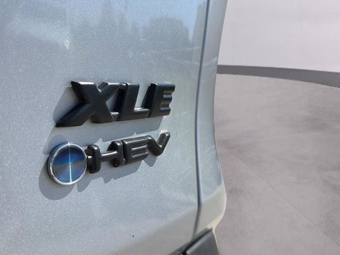 Used 2025 Toyota RAV4 XLE w/ Convenience Package AWD/4WD image 18
