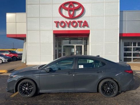 New 2026 Toyota Camry SE w/ Convenience Package image 2