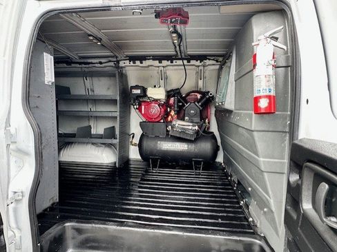 Used 2018 Chevrolet Express 2500 w/ Driver Convenience Package image 10