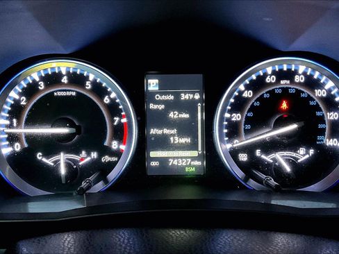 Used 2017 Toyota Highlander XLE image 19