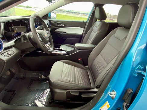 Used 2026 Chevrolet Trax LT w/ LT Convenience Package FWD image 22