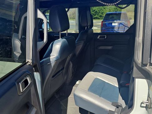 Used 2022 Ford Bronco Outer Banks w/ Sasquatch Package AWD/4WD image 12