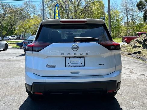 New 2026 Nissan Rogue SV w/ Cold Weather Package AWD/4WD image 3