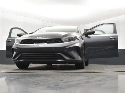 Used 2024 Kia Forte LXS FWD image 11