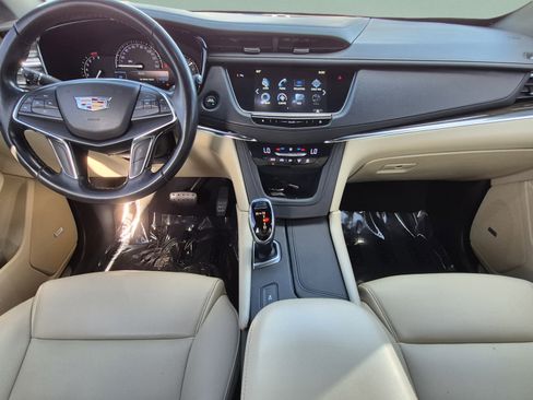 Used 2019 Cadillac XT5 FWD image 12
