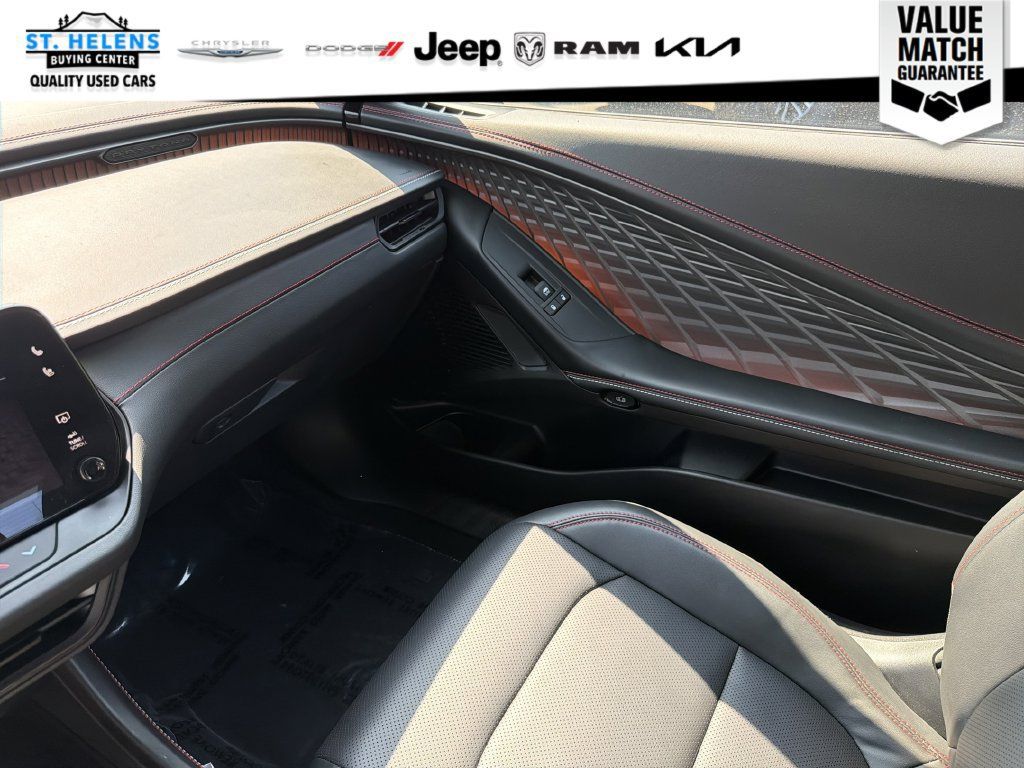 Used 2024 Dodge Charger Daytona R/T w/ Plus Group AWD/4WD image 24