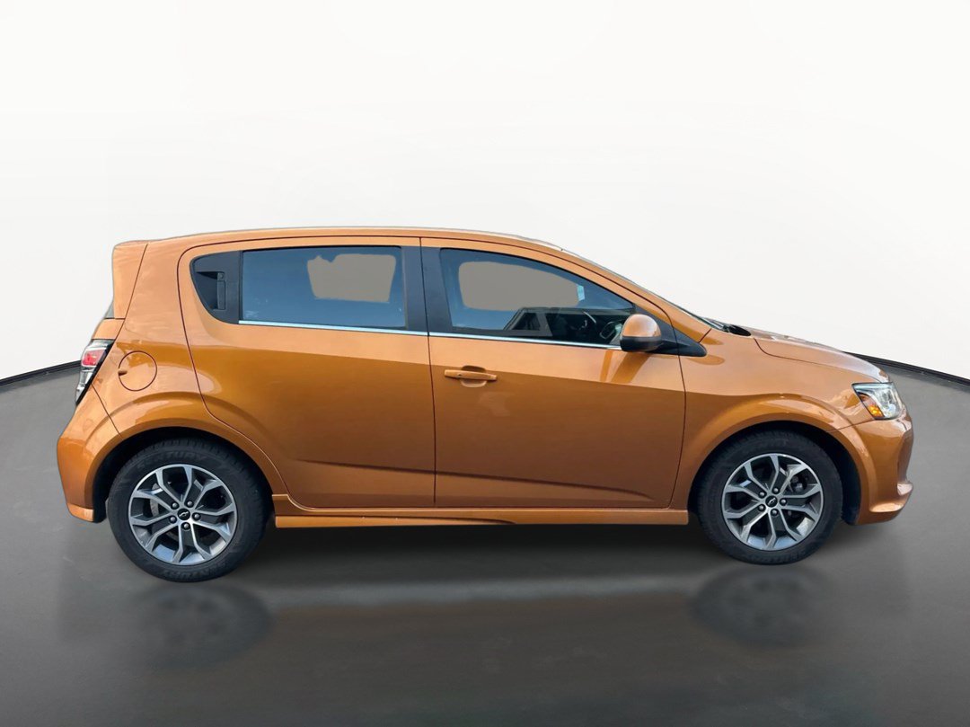 Used 2018 Chevrolet Sonic LT w/ Convenience Package FWD image 2