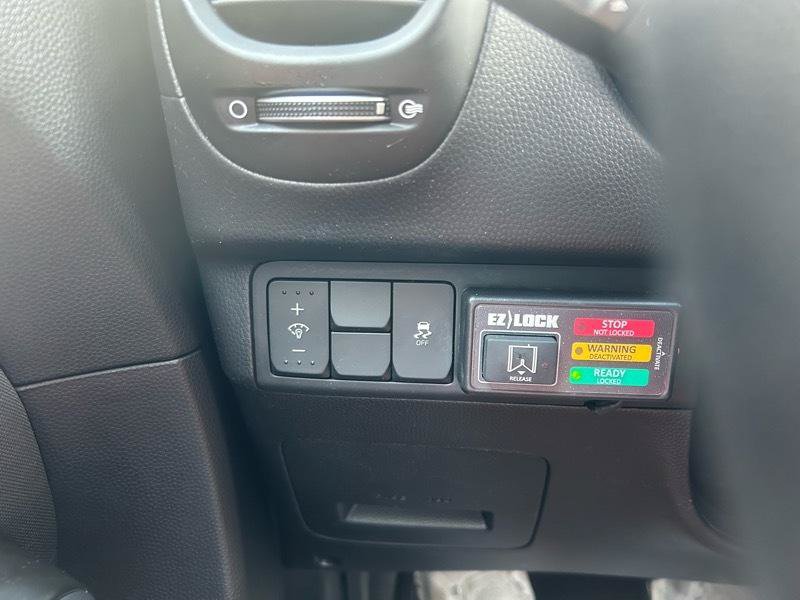 Used 2016 Kia Soul + FWD image 16