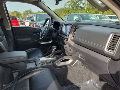 Used 2024 Nissan Frontier SL w/ Technology Package image 32
