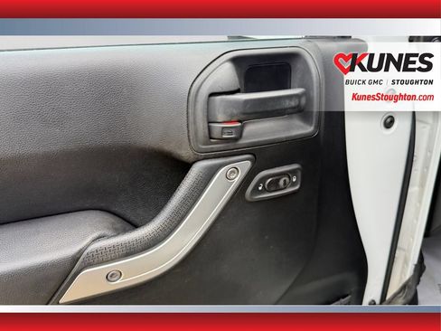 Used 2013 Jeep Wrangler Sahara w/ Dual Top Group AWD/4WD image 17