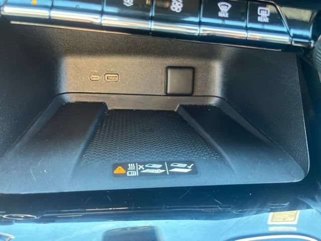Used 2026 Chevrolet Traverse LT AWD/4WD image 38