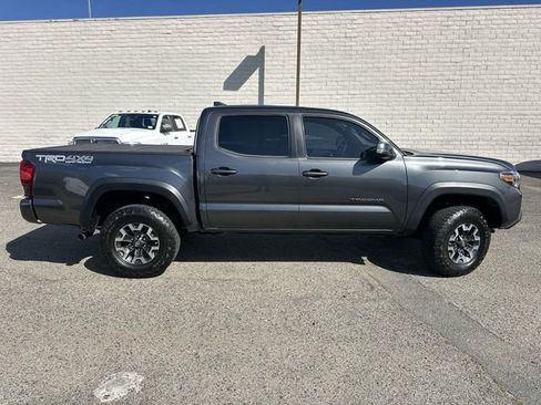 Used 2019 Toyota Tacoma TRD Off-Road w/ Technology Package AWD/4WD image 3