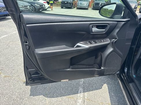 Used 2017 Toyota Camry SE FWD image 22
