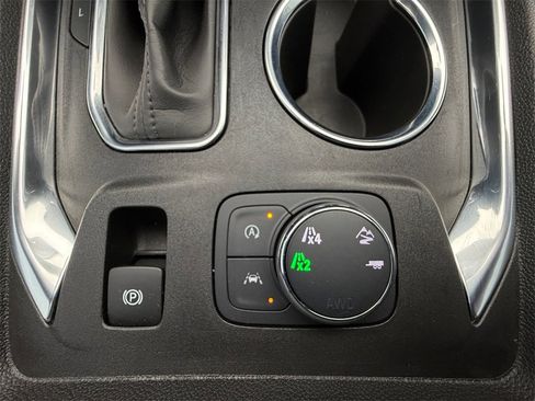 Used 2022 Chevrolet Traverse Premier image 27